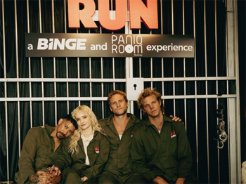 2 Keiynan Lonsdale Ashleigh Cummings George Mason and David Howell visits RUN A BINGE and Pani Q Room Experience